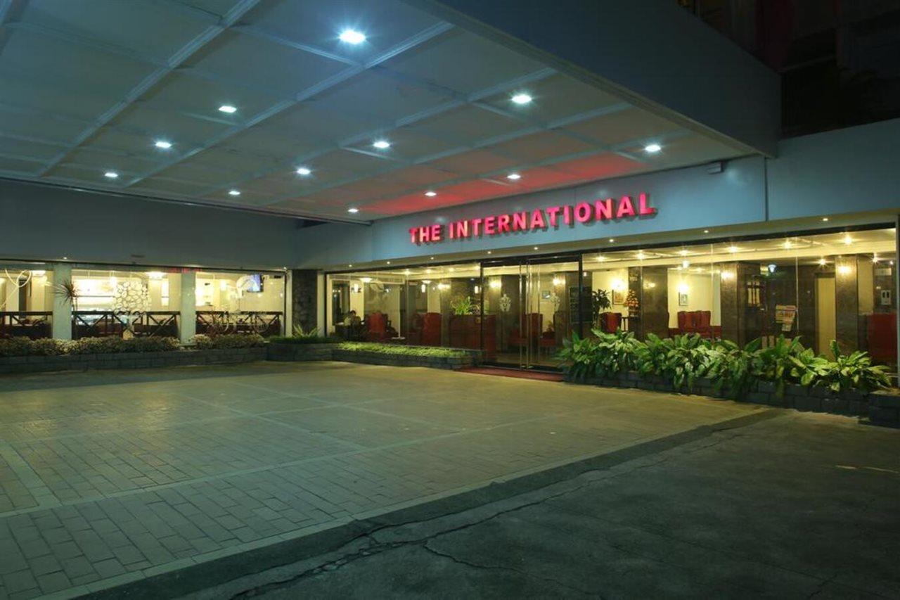 The International Hotel Kochi Exterior photo