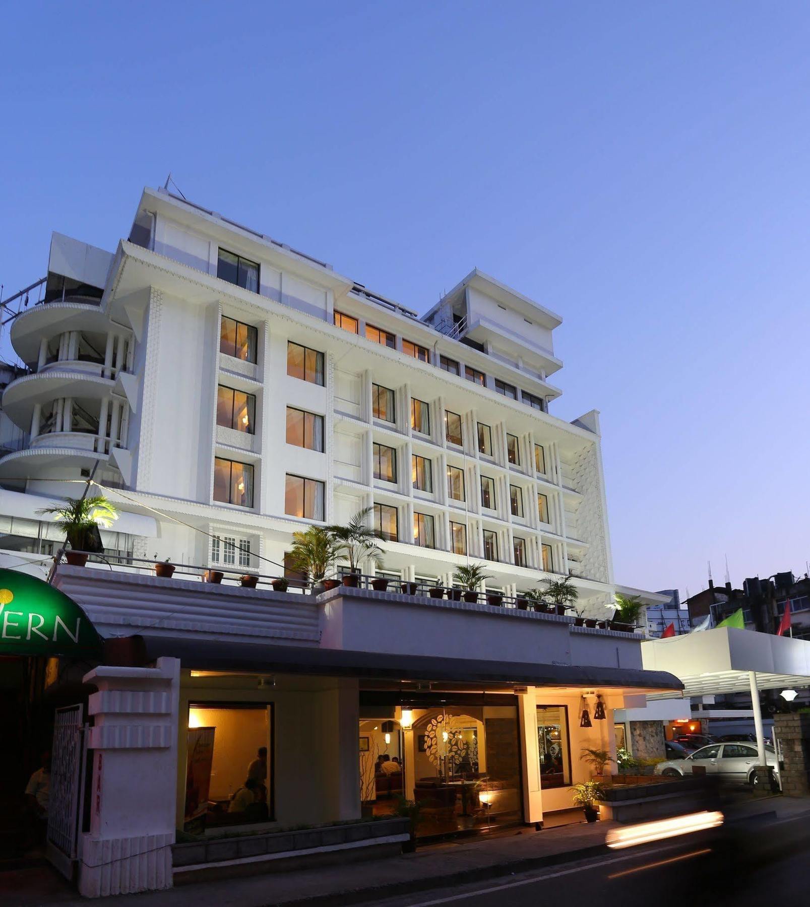 The International Hotel Kochi Exterior photo